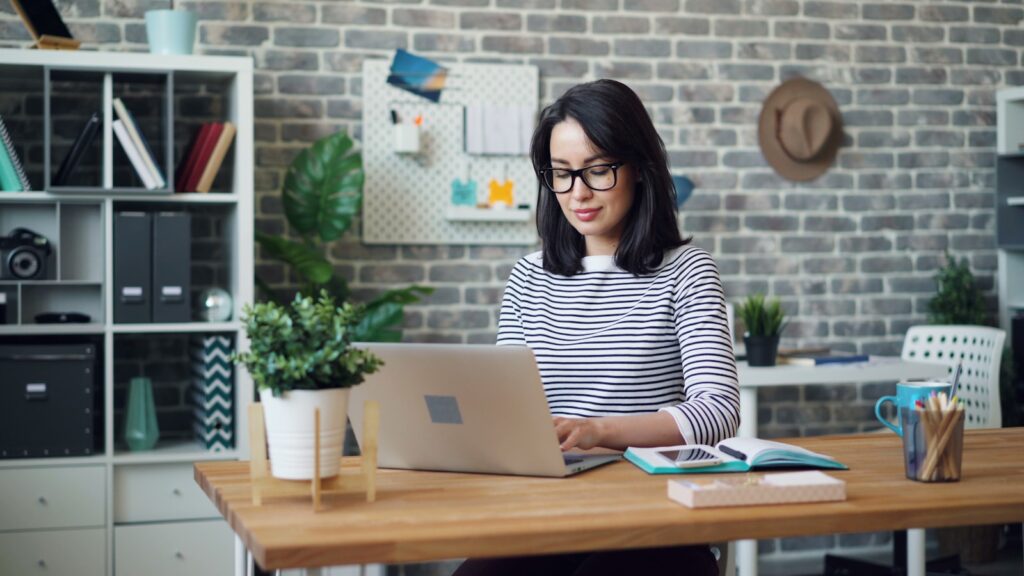 Blog Offering Relationship Advice for Married Working Moms - Relajoy
